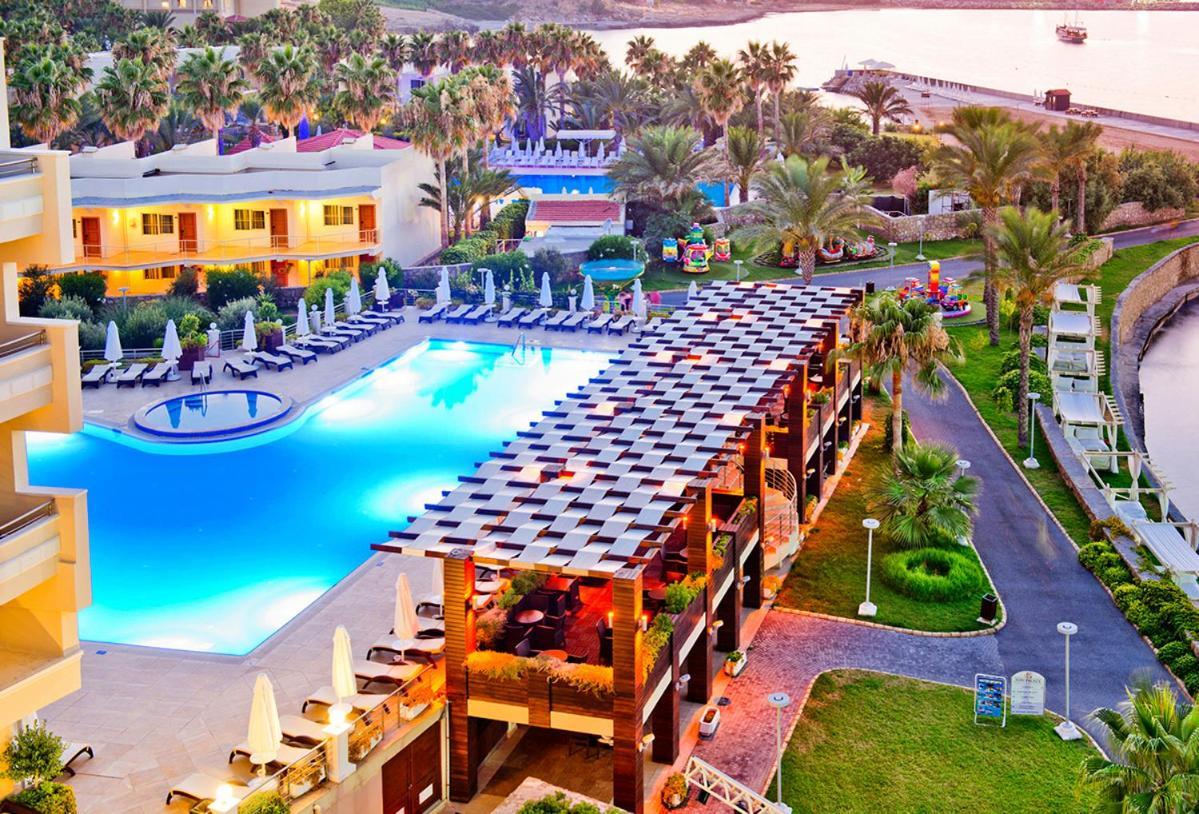 Vuni Palace Premium Hotel & Spa & Casino Beachfront Location ! Kyrenia  Esterno foto