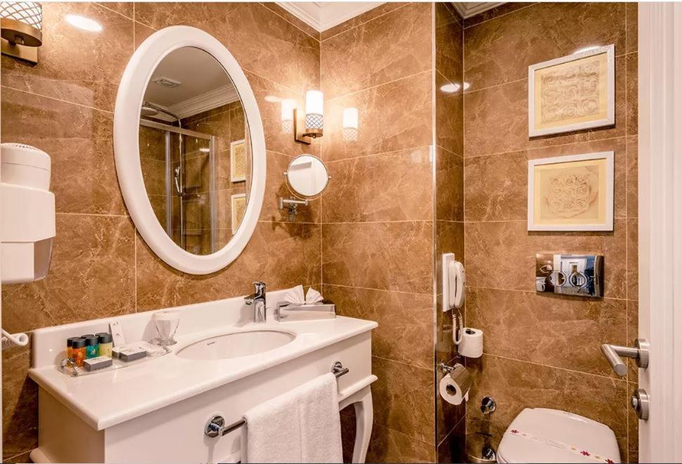 Vuni Palace Premium Hotel & Spa & Casino Beachfront Location ! Kyrenia  Esterno foto