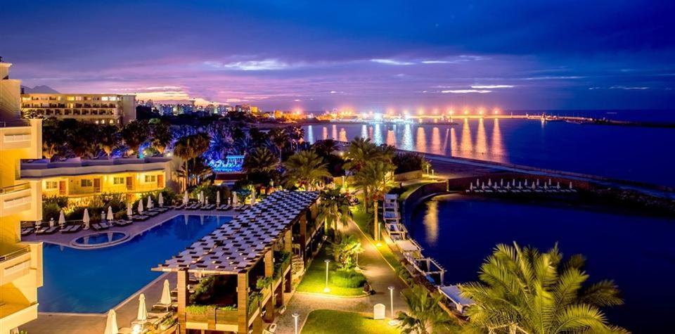 Vuni Palace Premium Hotel & Spa & Casino Beachfront Location ! Kyrenia  Esterno foto
