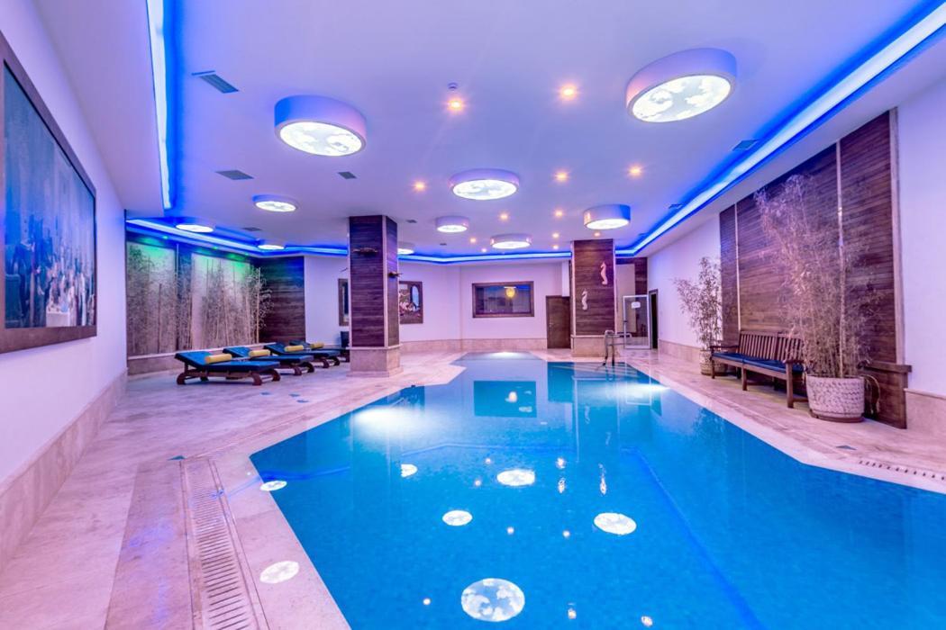 Vuni Palace Premium Hotel & Spa & Casino Beachfront Location ! Kyrenia  Esterno foto